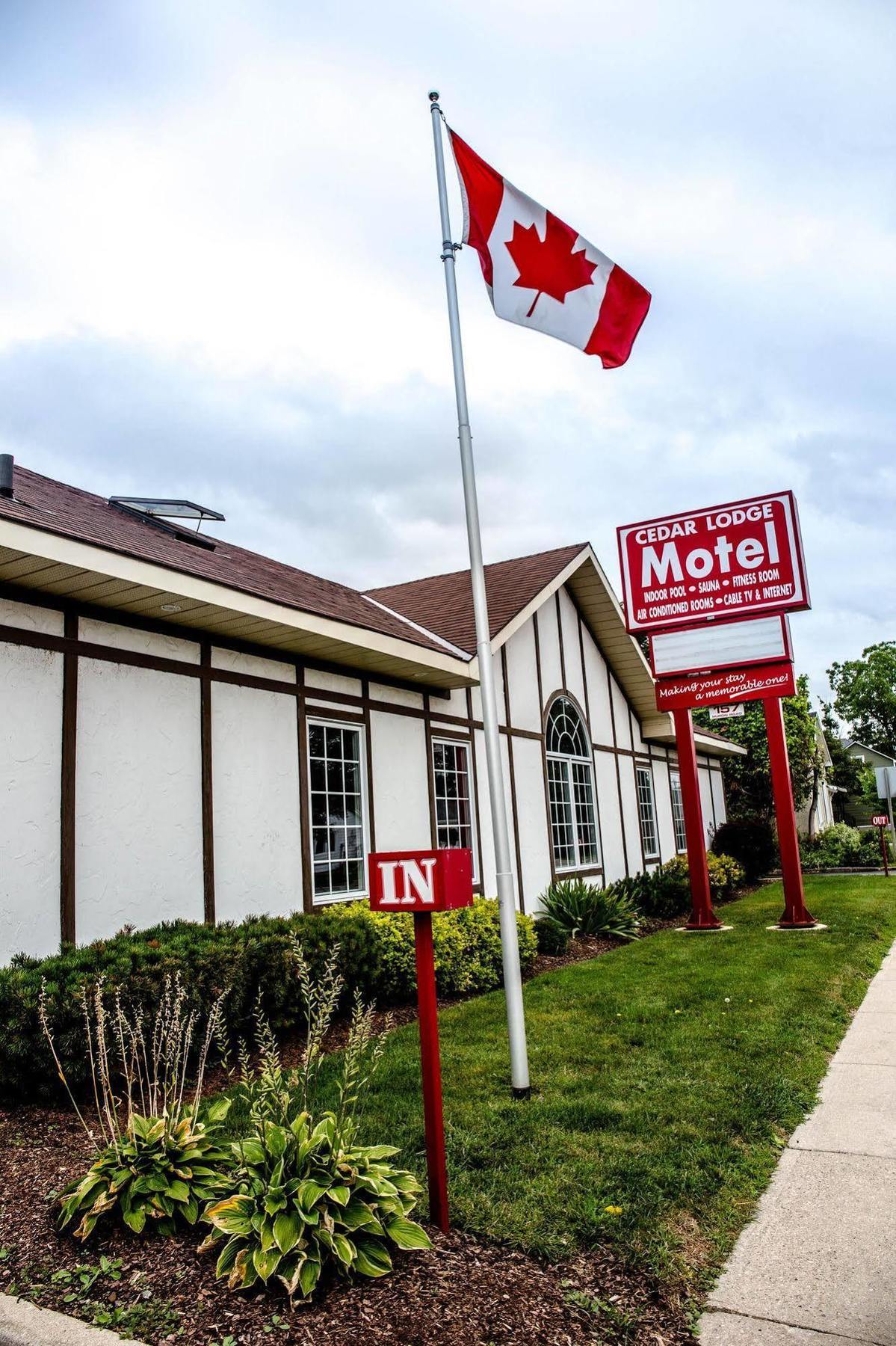 Cedar Lodge Motel Goderich Exterior photo