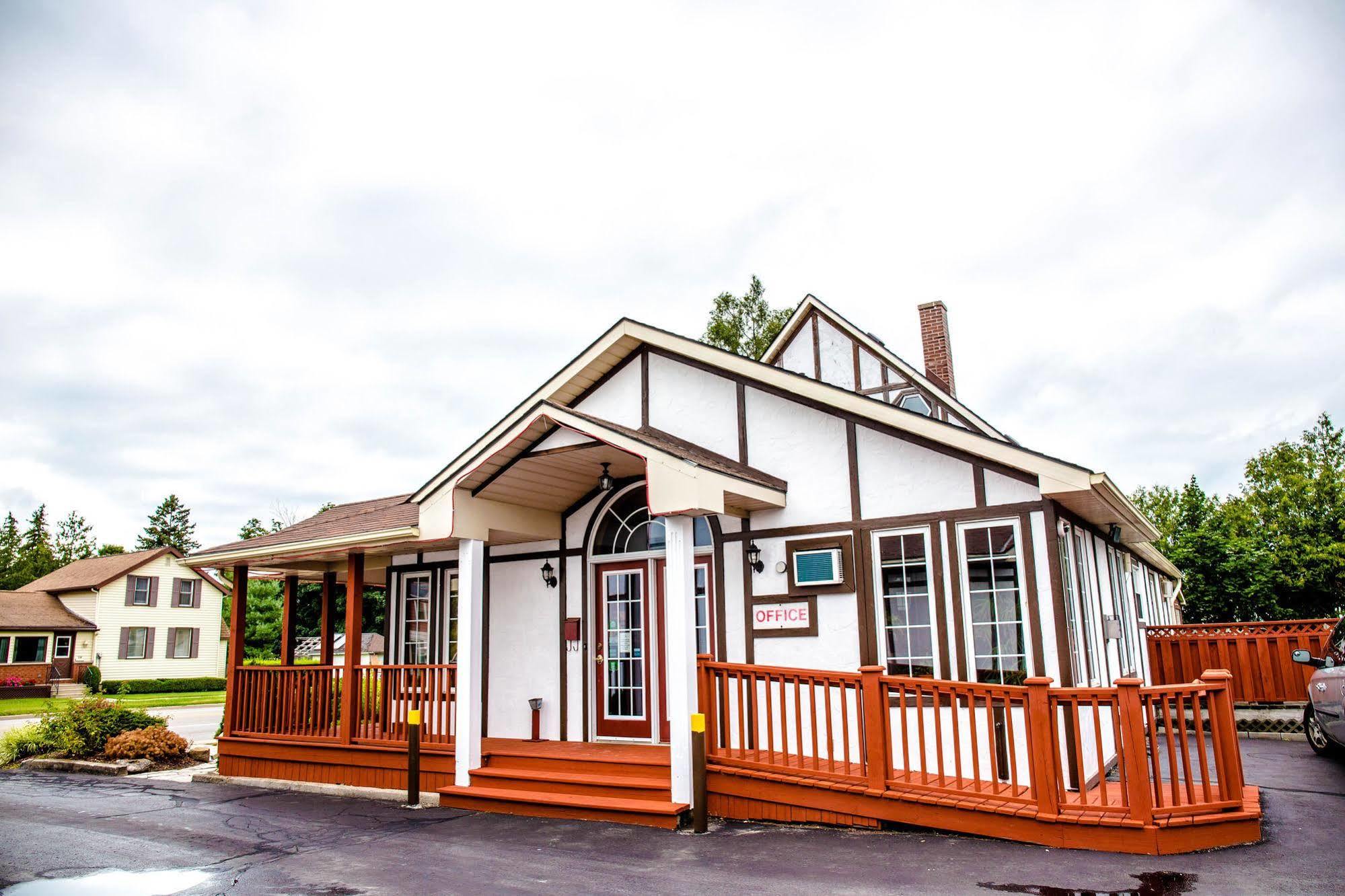 Cedar Lodge Motel Goderich Exterior photo